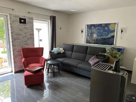 Wohnbereich mit Zugang Terrasse - Einfamilienhaus in 66625 Nohfelden mit 120m² kaufen