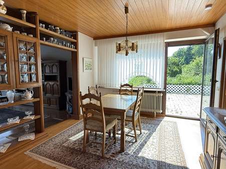 Esszimmer mit Ausgang zur Terrasse Esszimmer mit Ausgang zur Terrasse - Bungalow in 66640 Namborn mit 100m² kaufen