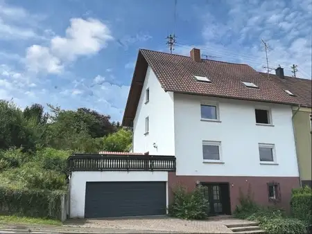 Gepflegtes 2-Familienhaus mit Garten und Garage - Niederlinxweiler