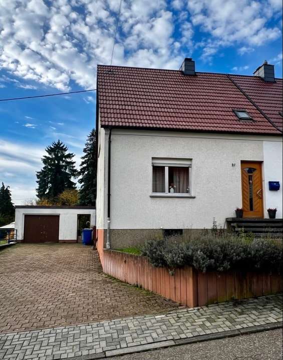 Hausansicht Hausansicht - Doppelhaushälfte in 66538 Neunkirchen mit 106m² kaufen