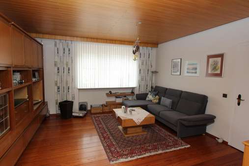 Wohnzimmer - Einfamilienhaus in 66606 St. Wendel mit 180m² kaufen