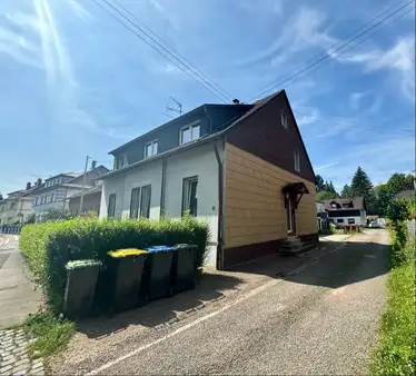 Geräumiges freistehendes  Einfamilienhaus 