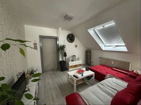 Wohnzimmer - Dachgeschosswohnung in 66589 Merchweiler mit 69m² als Kapitalanlage kaufen