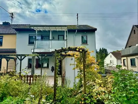 Gepflegtes Einfamilienhaus mit Garten 