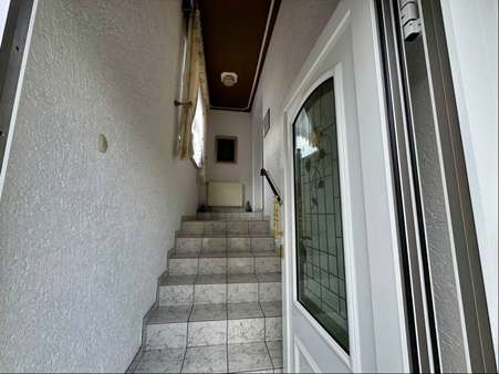 Hausflur - Doppelhaushälfte in 66589 Merchweiler mit 256m² kaufen