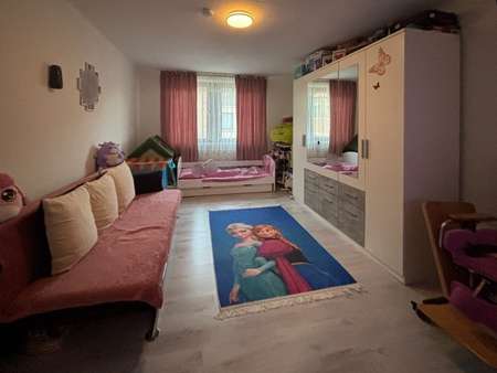 Beispiel Kinderzimmer - Wohn- / Geschäftshaus in 66538 Neunkirchen mit 376m² als Kapitalanlage kaufen