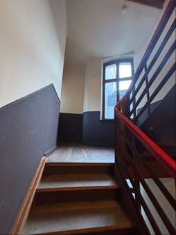 Treppenhaus - Wohn- / Geschäftshaus in 66538 Neunkirchen mit 376m² als Kapitalanlage kaufen
