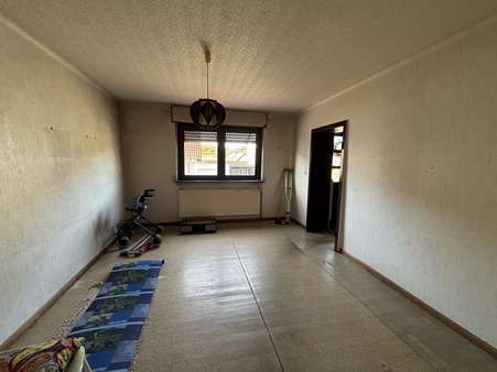 Zimmer EG Zimmer EG - Reihenmittelhaus in 66450 Bexbach mit 207m² kaufen