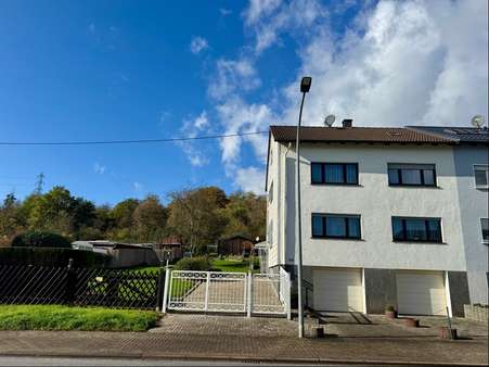 Front Front - Doppelhaushälfte in 66540 Neunkirchen mit 188m² kaufen