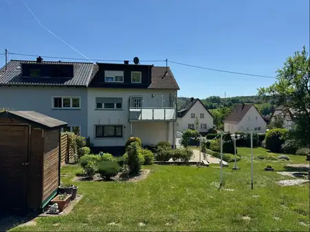 Wohntraum - gepflegtes  Zweifamilienhaus mit großem Grundstück 