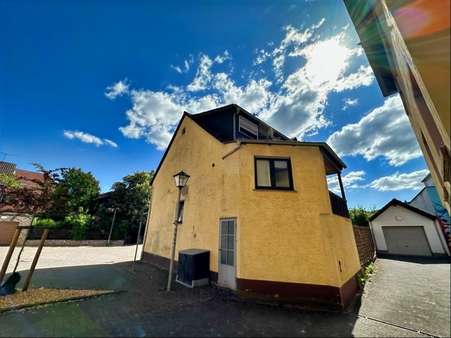 Außenansicht seitlich - Doppelhaushälfte in 66564 Ottweiler mit 85m² kaufen