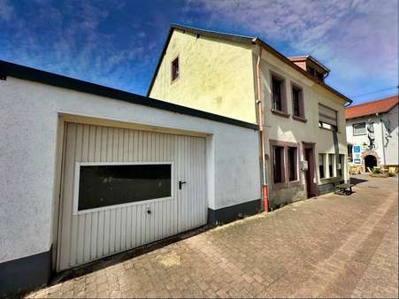 Garage - Doppelhaushälfte in 66564 Ottweiler mit 85m² kaufen