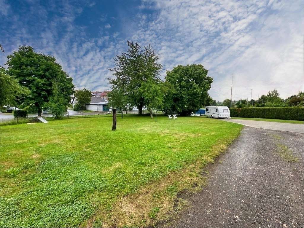 Grundstücksfläche hinter dem Haus Grundstücksfläche hinter dem Haus - Grundstück in 66557 Illingen mit 1581m² kaufen