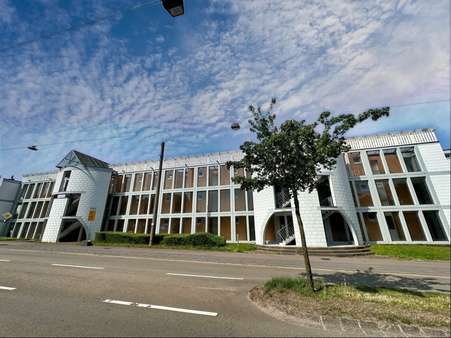 Straßenansicht Straßenansicht - Etagenwohnung in 66763 Dillingen mit 59m² kaufen