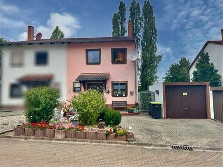 Front Front - Doppelhaushälfte in 66538 Neunkirchen mit 107m² kaufen