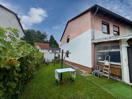 Seitenansicht Seitenansicht - Doppelhaushälfte in 66538 Neunkirchen mit 107m² kaufen