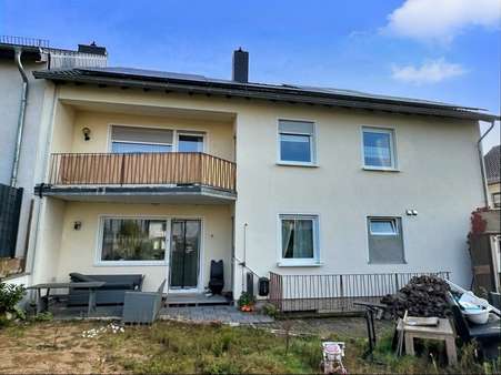 Rückseite Rückseite - Zweifamilienhaus in 66386 St. Ingbert mit 176m² kaufen