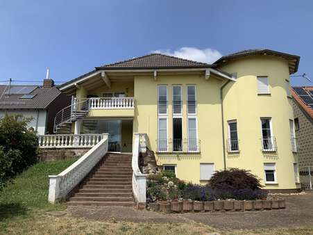 Rückseite - Zweifamilienhaus in 66557 Illingen mit 258m² kaufen