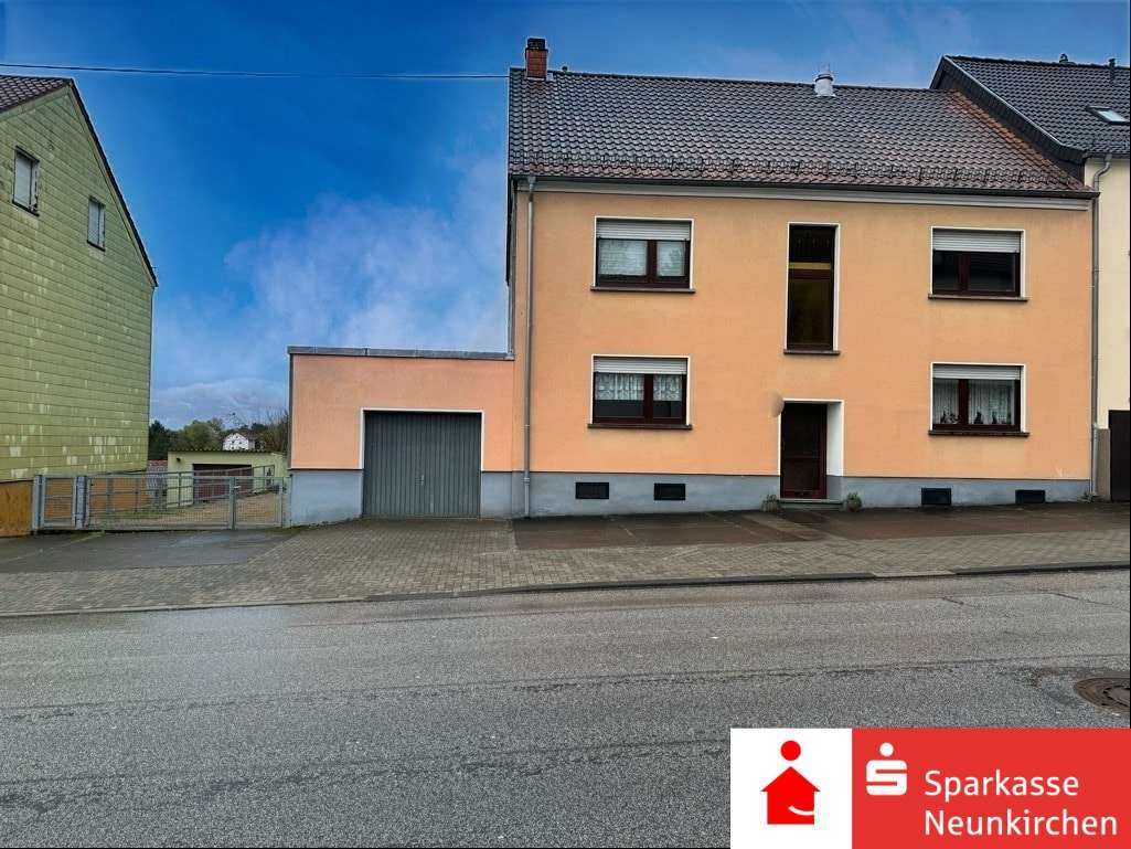 Straßenansicht - Mehrfamilienhaus in 66539 Neunkirchen mit 251m² kaufen