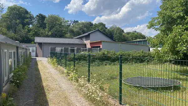 Freistehendes Einfamilienhaus mit Einliegerwohnung in Saarbrücken-Klarenthal