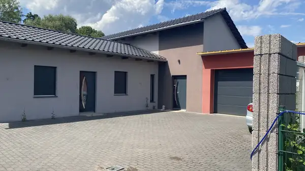 Freistehendes Einfamilienhaus mit Einliegerwohnung in Saarbrücken-Klarenthal