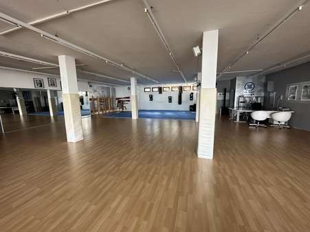 Saal - Wohn- / Geschäftshaus in 66740 Saarlouis mit 105m² als Kapitalanlage kaufen