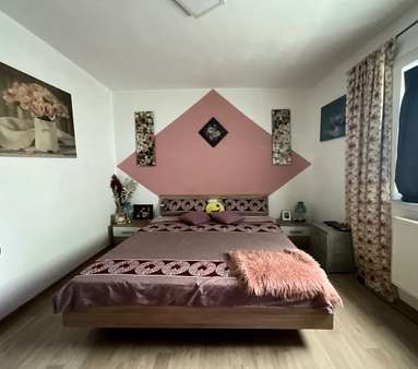 Schlafzimmer Schlafzimmer - Mehrfamilienhaus in 66740 Saarlouis mit 200m² kaufen