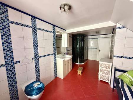 Badezimmer Badezimmer - Doppelhaushälfte in 66798 Wallerfangen mit 115m² kaufen