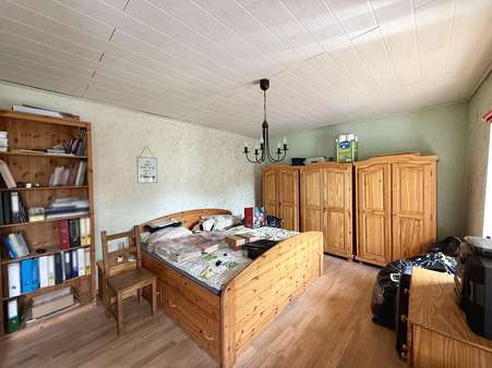 Schlafzimmer Schlafzimmer - Doppelhaushälfte in 66798 Wallerfangen mit 115m² kaufen