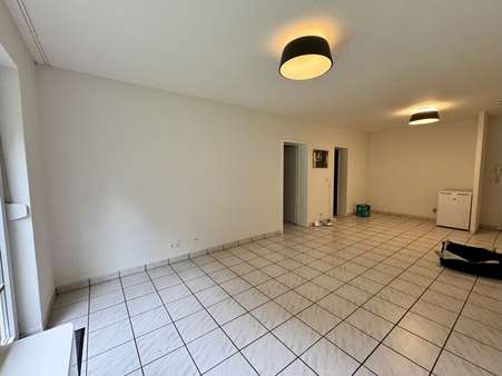 Wohnbereich  - Etagenwohnung in 66740 Saarlouis mit 48m² kaufen