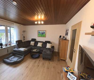 Wohnzimmer - Reihenmittelhaus in 66740 Saarlouis mit 118m² kaufen