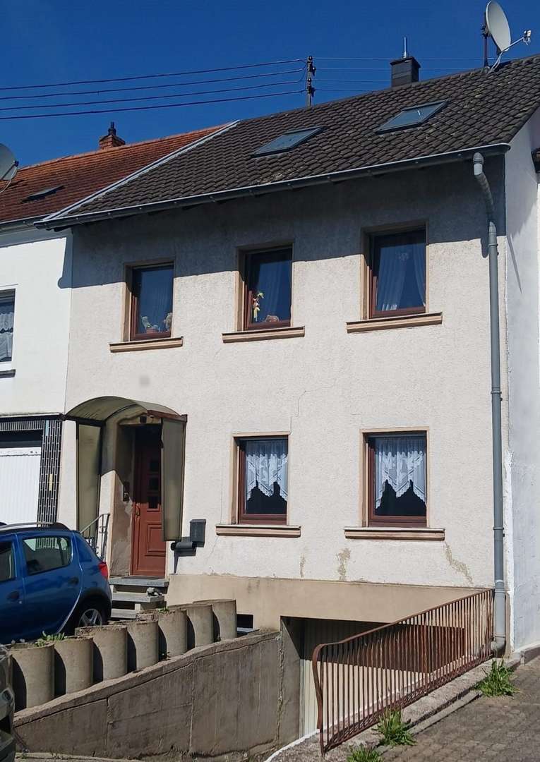 Frontansicht - Reihenmittelhaus in 66822 Lebach mit 165m² kaufen