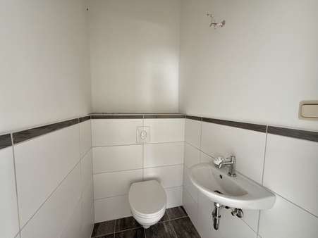 WC - Mehrfamilienhaus in 66578 Schiffweiler mit 190m² kaufen