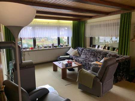 Wohnzimmer - Bungalow in 66701 Beckingen mit 215m² kaufen