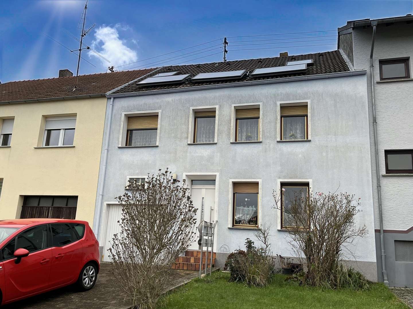 Vorderansicht - Reihenmittelhaus in 66773 Schwalbach mit 146m² kaufen