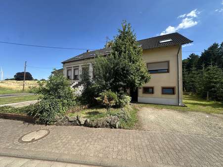 Außenansicht Außenansicht - Zweifamilienhaus in 66822 Lebach mit 224m² kaufen