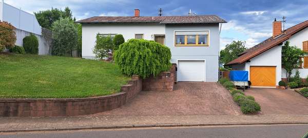 Frontansicht Frontansicht - Einfamilienhaus in 66822 Lebach mit 95m² kaufen