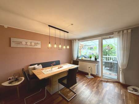 Essecke - Doppelhaushälfte in 66787 Wadgassen mit 210m² kaufen