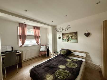 Schlafzimmer - Erdgeschosswohnung in 66333 Völklingen mit 63m² kaufen