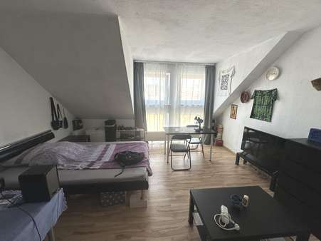 Wohn-Ess-Schlafzimmer Wohn-Ess-Schlafzimmer - Dachgeschosswohnung in 66763 Dillingen mit 27m² kaufen