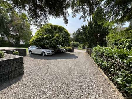 Einfahrt Einfahrt - Einfamilienhaus in 66740 Saarlouis mit 240m² kaufen