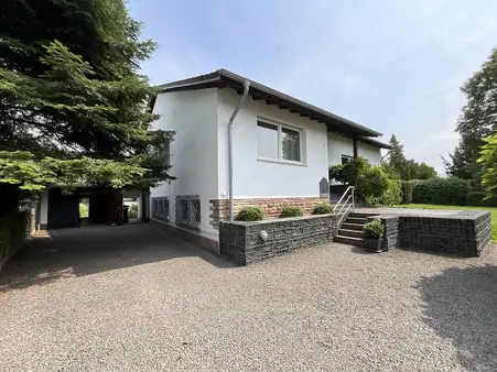 Exklusives Einfamilienhaus auf traumhaftem Grundstück in Innenstadtlage der Saarlouiser Gartenreihen