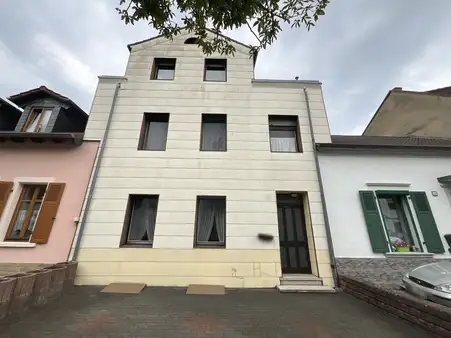 Reihenmittelhaus mit kleinem Grundstück in zentraler Lage von Dillingen