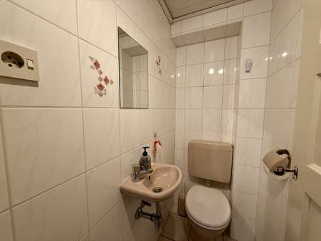 Gäste WC Gäste WC - Doppelhaushälfte in 66333 Völklingen mit 110m² kaufen