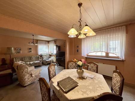 Wohn-Esszimmer Wohn-Esszimmer - Doppelhaushälfte in 66333 Völklingen mit 110m² kaufen