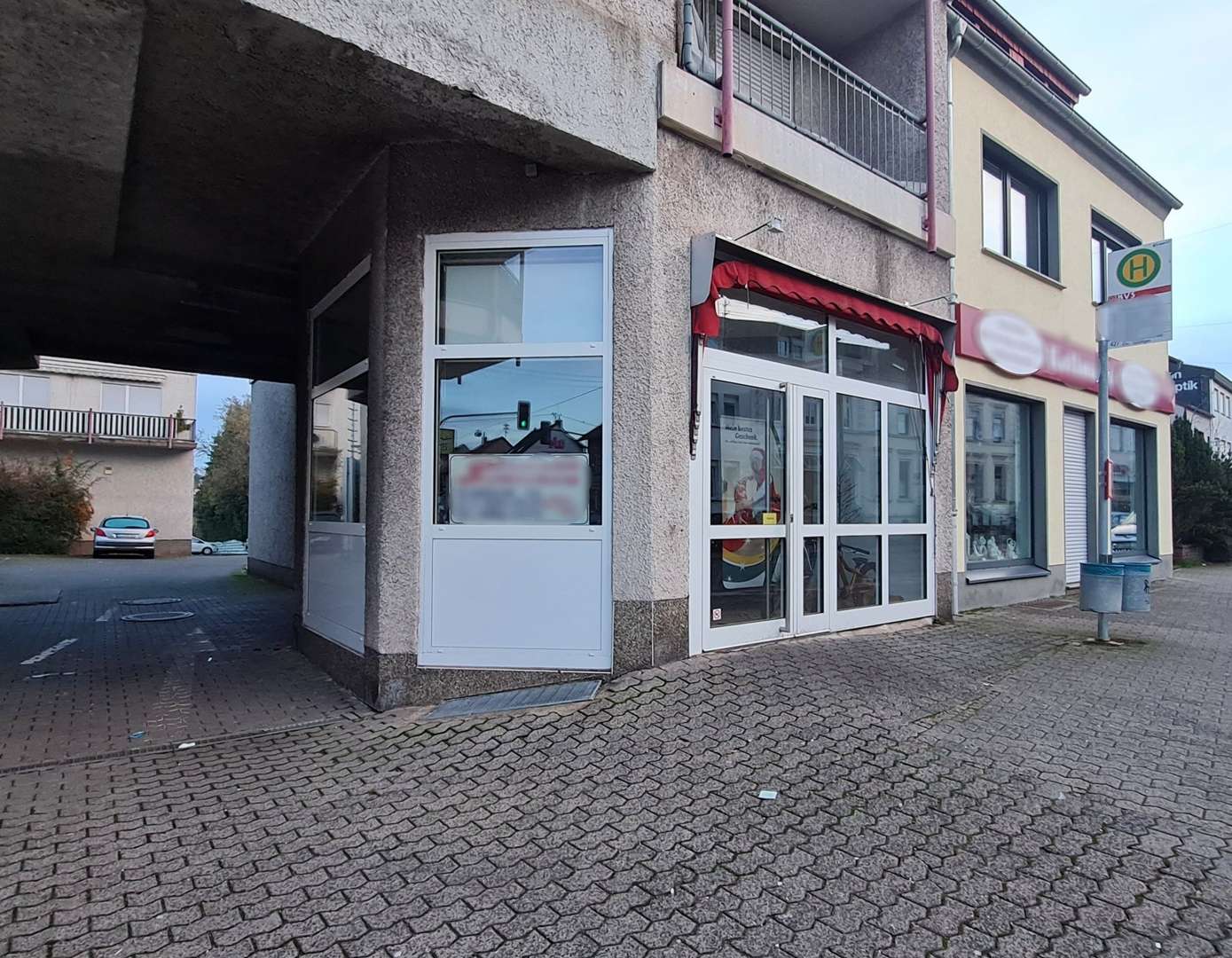 Seitenansicht - Ladenlokal in 66773 Schwalbach mit 75m² kaufen