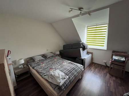 Schlafzimmer - Dachgeschosswohnung in 66740 Saarlouis mit 61m² kaufen