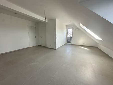 Wohn-Esszimmer - Dachgeschosswohnung in 66798 Wallerfangen mit 65m² kaufen