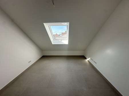 Schlafzimmer Schlafzimmer - Dachgeschosswohnung in 66798 Wallerfangen mit 65m² kaufen
