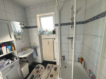 Badezimmer - Zweifamilienhaus in 66701 Beckingen mit 129m² kaufen